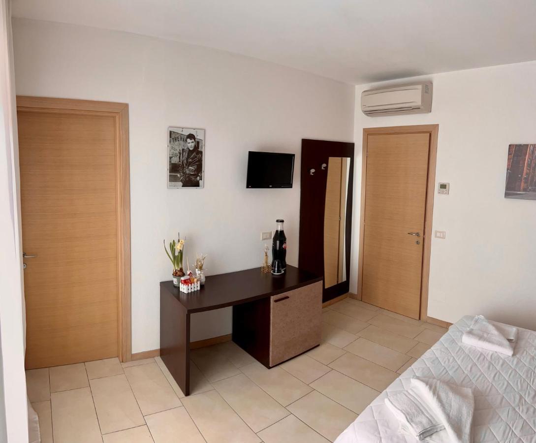 Bed & Breakfast La Rondinella Cerasolo Kültér fotó